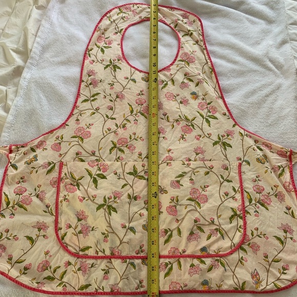 Set of Two Handmade Vintage Mid-Century Cooking Aprons Set - Picture 11 of 16